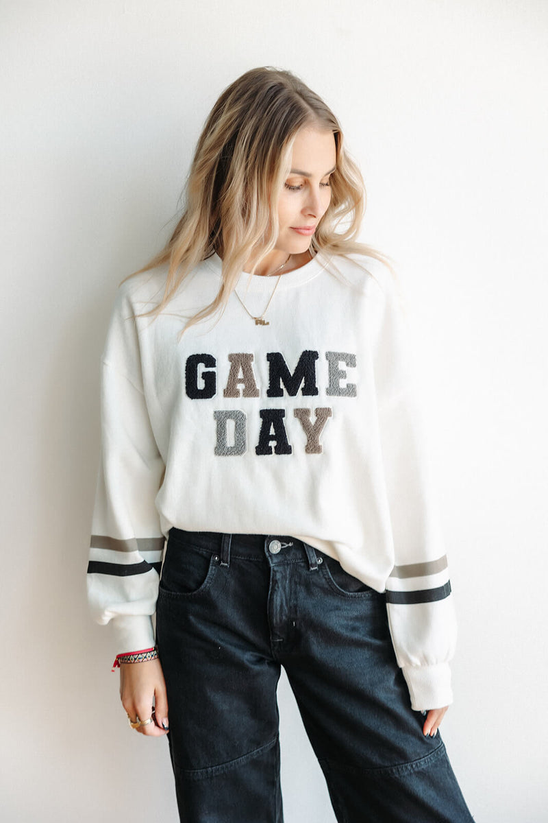 arlo-z-supply-game-day-pullover