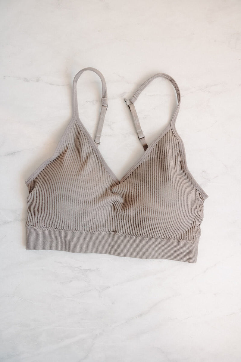 arlo-ribbed-seamless-bralette-v-neck-racer-back-straps