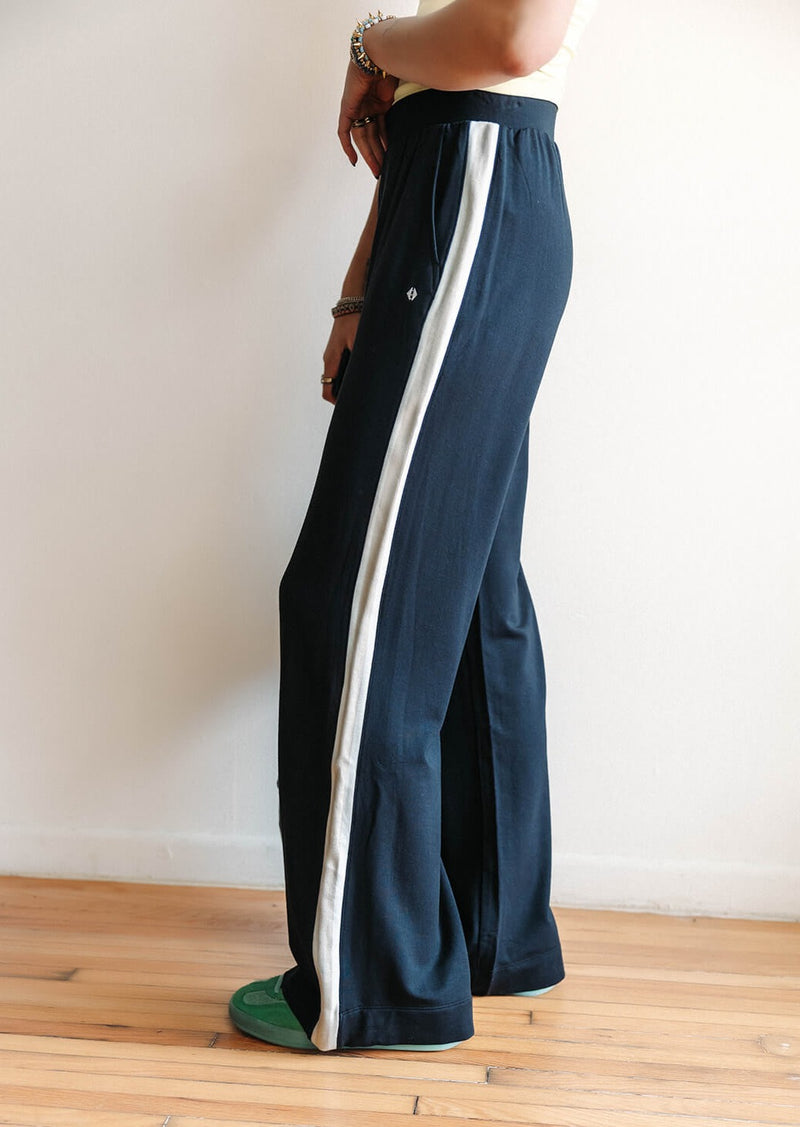 arlo-tavi-cozy-wide-leg-pant