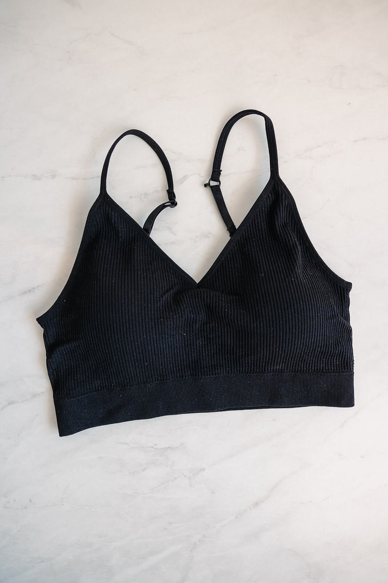 arlo-ribbed-seamless-bralette-v-neck-racer-back-straps