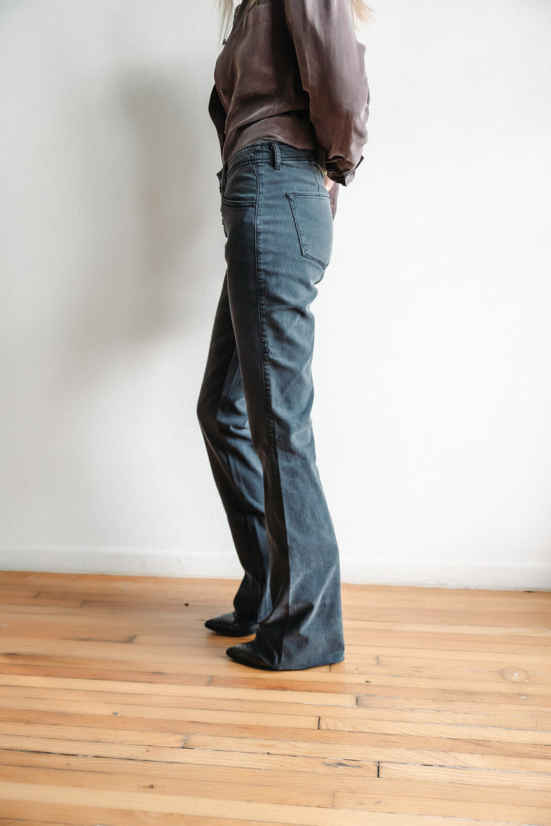 arlo-jaxtyn-bootcut-fit-mid-rise-jeans-caviar