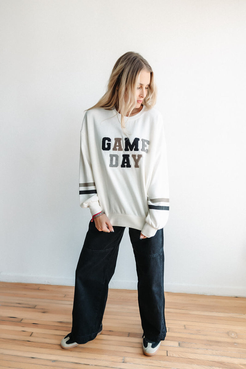 arlo-z-supply-game-day-pullover