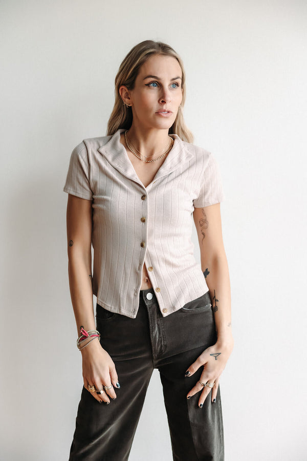 arlo-sage-dignity-reversible-button-down-top