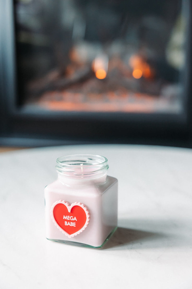 arlo-mega-babe-heart-candle