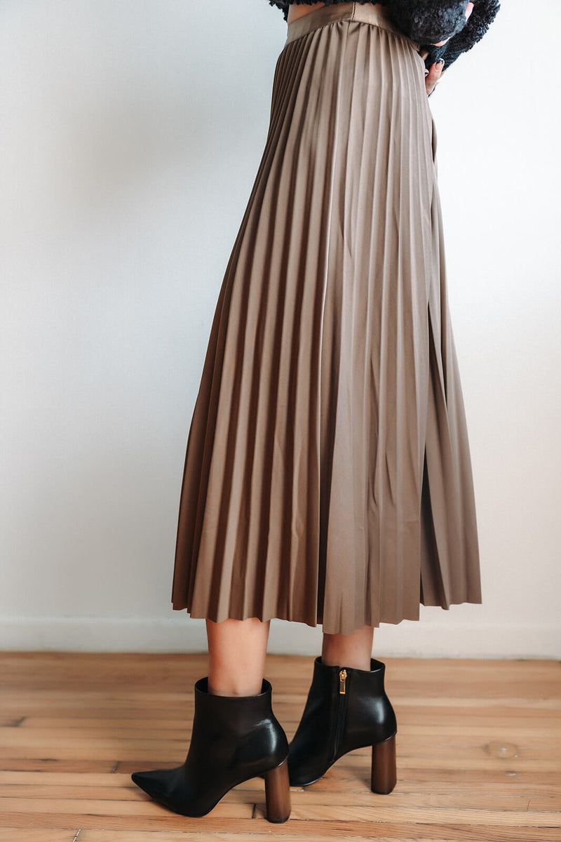 arlo-sadie-and-sage-full-of-charm-midi-skirt