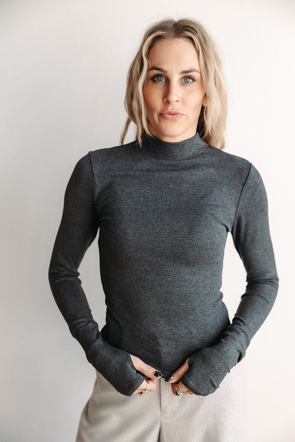 arlo-sadie-and-sage-ronan-mock-neck-top-charcoal