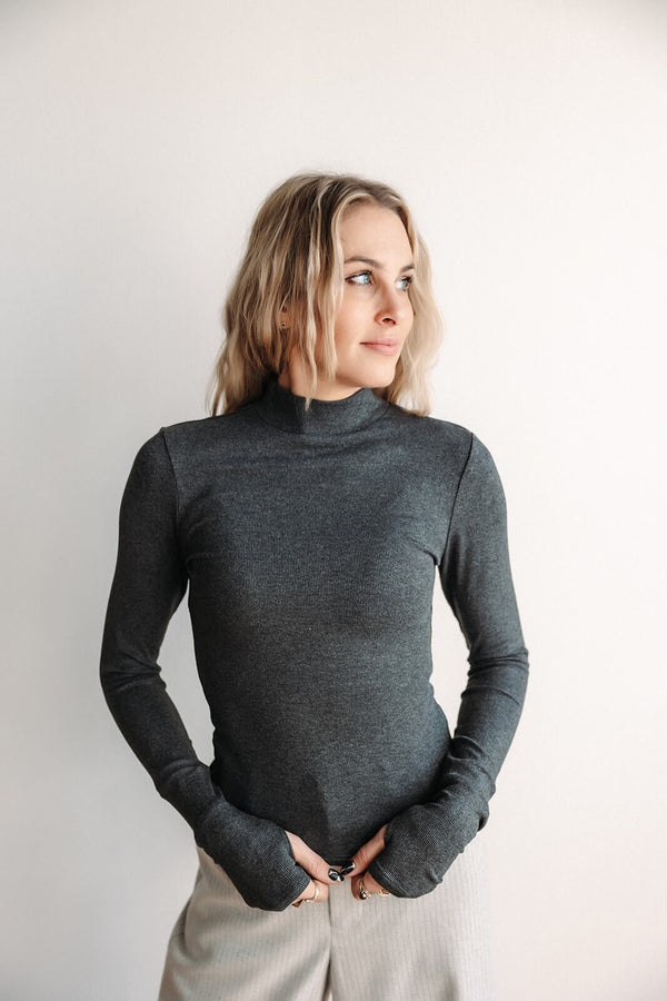 arlo-sadie-and-sage-ronan-mock-neck-top-charcoal