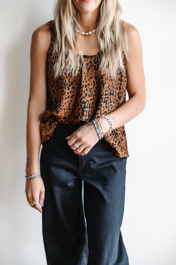 Dex-Leopard-Spots-Scoop-Tank